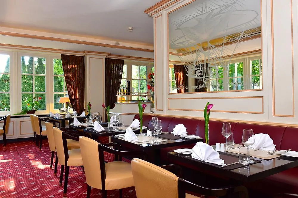 ****  Отель Courtyard By Marriott Hamburg Airport Германия