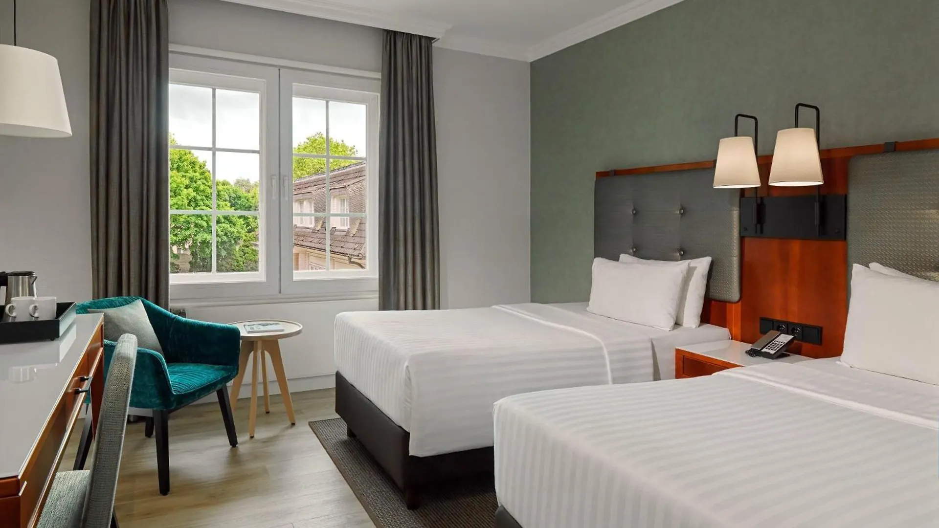 Отель Courtyard By Marriott Hamburg Airport