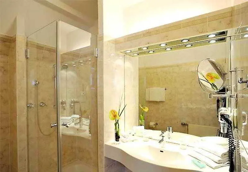 Hotel Courtyard By Marriott Hamburg Airport 4*,